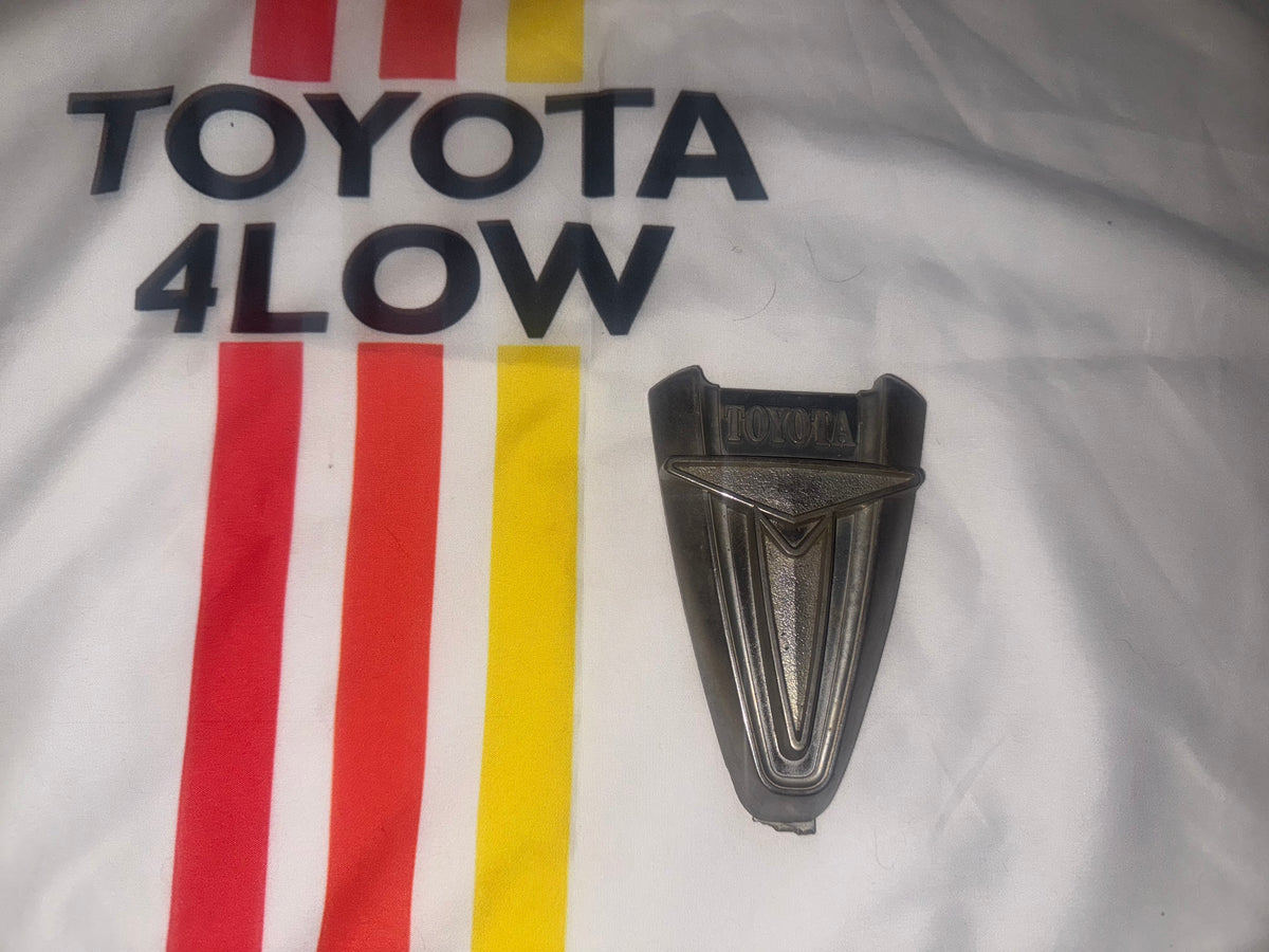 73-78 Front Grille Emblem – Toyota4Low